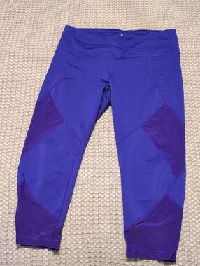 Bright Purple Performance Cropped Leggings